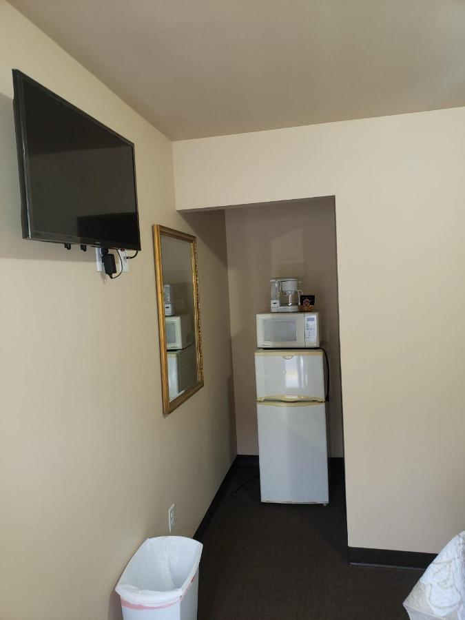 Clarysville Motel Frostburg Экстерьер фото