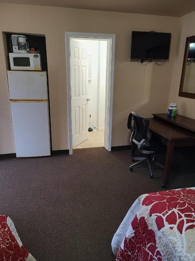 Clarysville Motel Frostburg Экстерьер фото