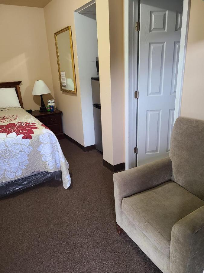 Clarysville Motel Frostburg Экстерьер фото