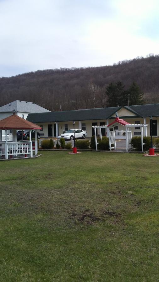 Clarysville Motel Frostburg Экстерьер фото